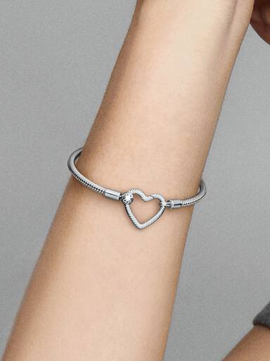 Brazalete Cadena De Serpiente Con Cierre De Corazón Pandora Moments
