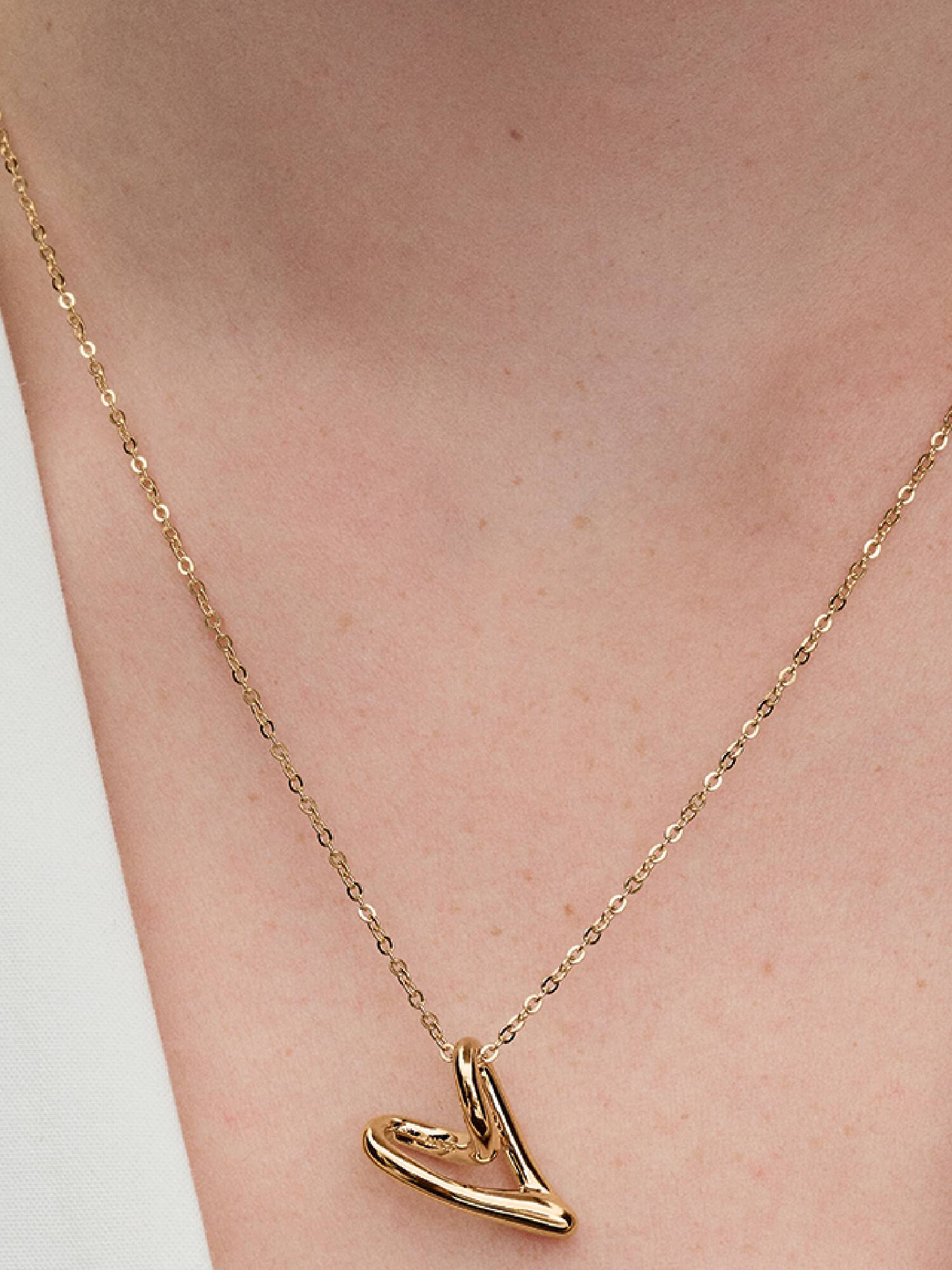 Collar Corazón Forma Orgánica Oro