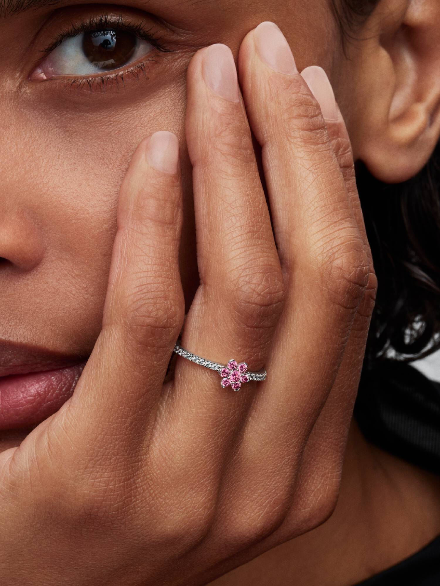 Anillo flor rosa brillante
