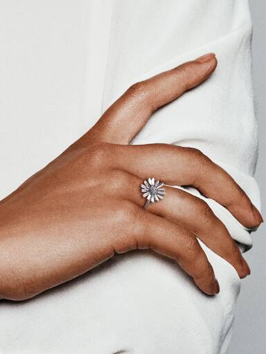 Daisy sterling silver ring with clear cubic zirconia