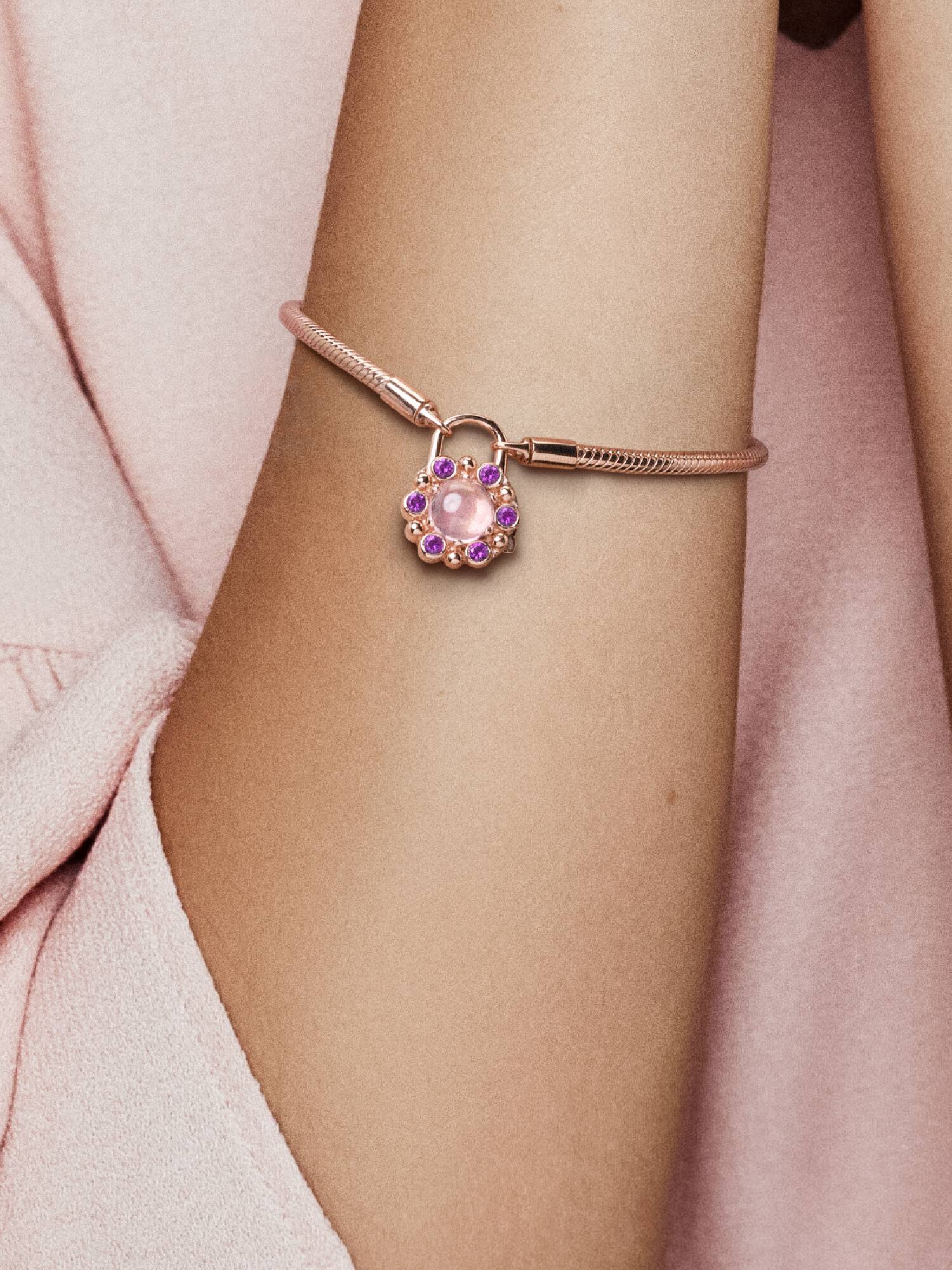 Pulsera Candado Resplandor Heráldico, PANDORA Rose™ y Cristales Rosa y Violeta