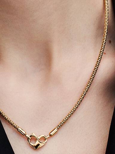 Collar Cadena con Tachuelas Pandora Moments