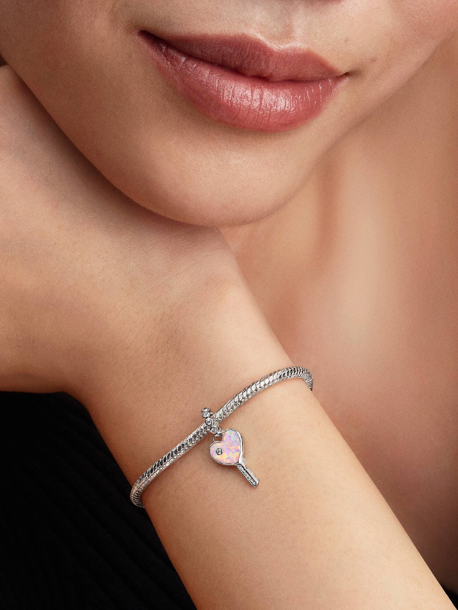 Charm Colgante llave Corazón Opalescente