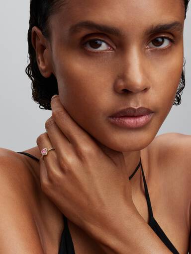 Anillo de Corazón rosa elevado