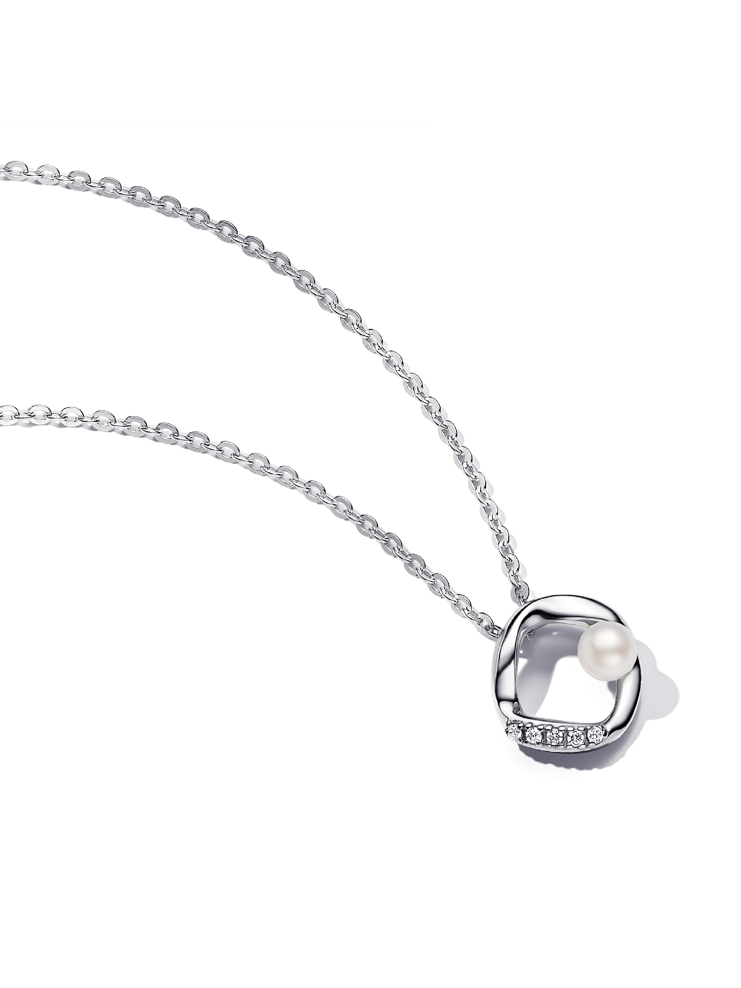 Collar Círculo Forma Orgánica en Pavé y Perla Cultivada de Agua Dulce Plata