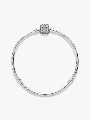 Brazalete Pandora Moments cadena de serpiente con broche de pavé centelleante 16 cm