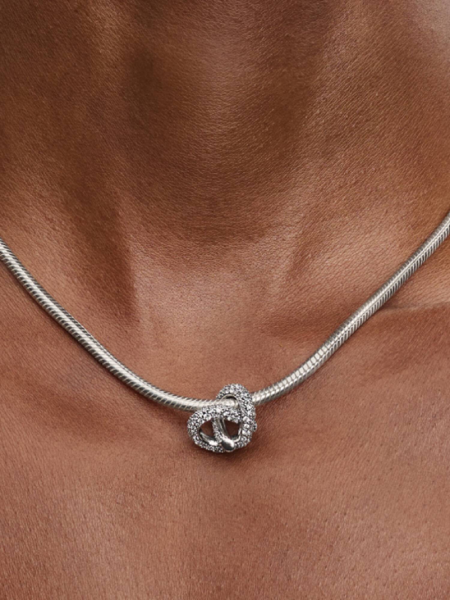 Charm Corazón Nudo Infinito y Pavé Talla única