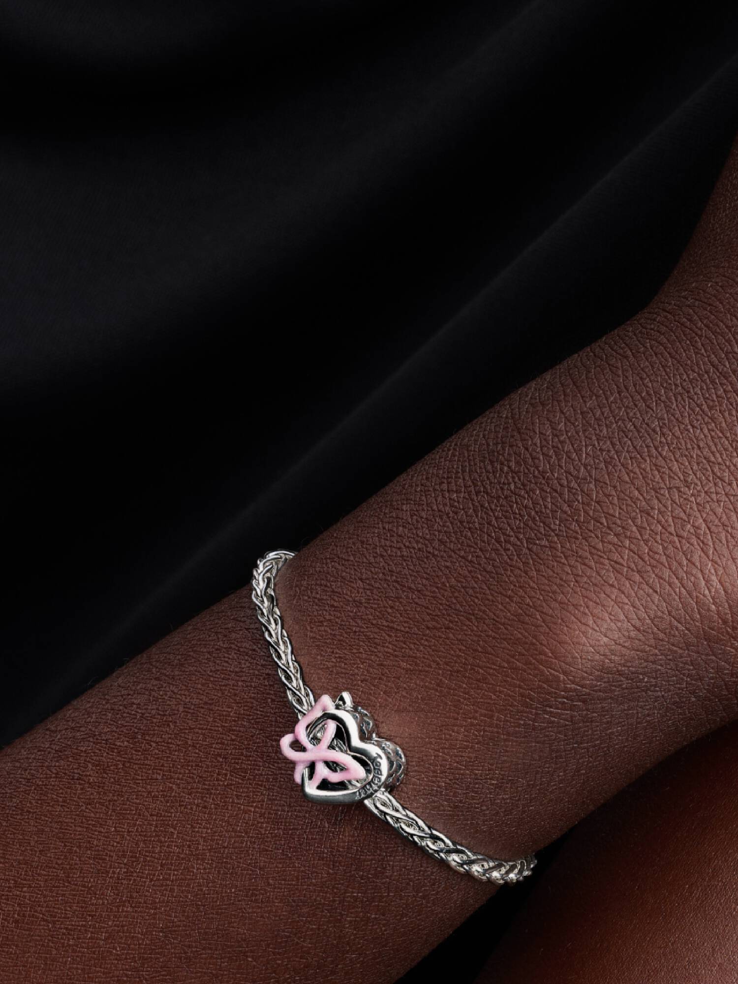 Charm Corazón y Mariposa entrelazados y piedras