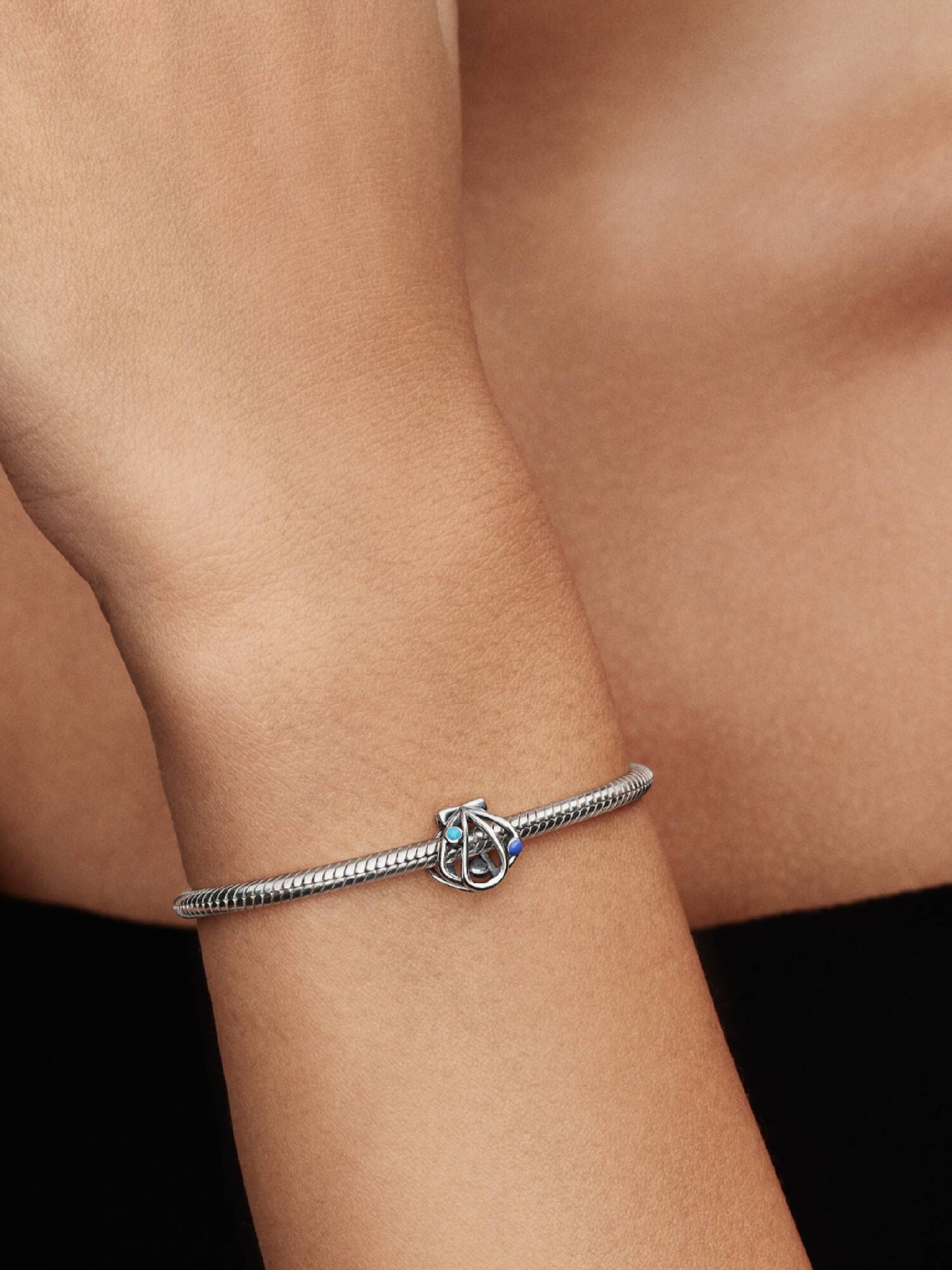 Charm calado de concha