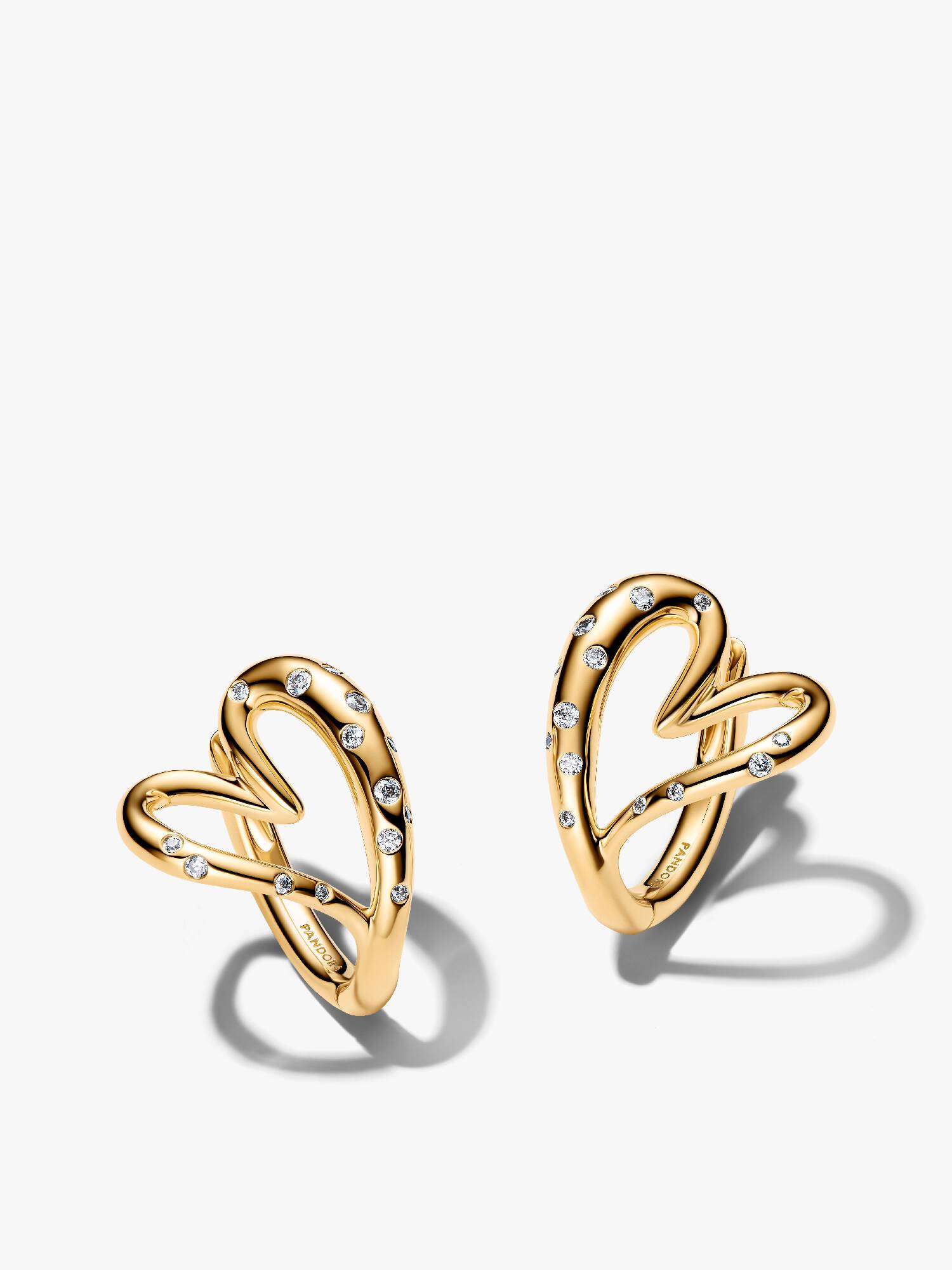 Aros de aro de corazón con piedras de forma orgánica