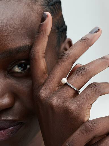 Anillo Perla Cultivada de Agua Dulce Tratada y Pavé 50