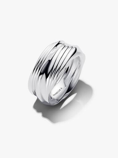 Anillo doble retorcido