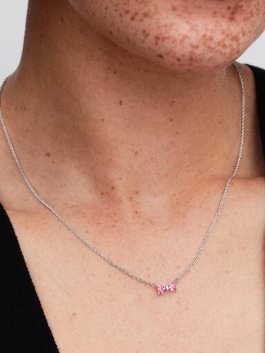 Collar con colgante moño