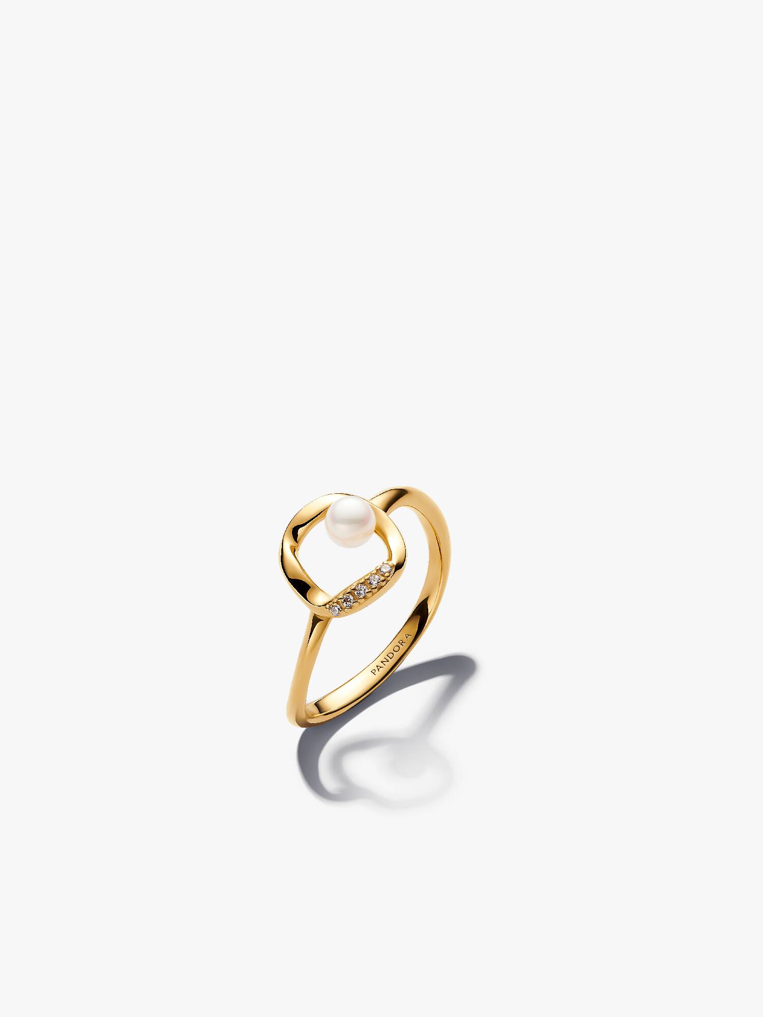 Anillo Círculo en Pavé con Forma Orgánica y Perla Cultivada de Agua Dulce Tratada