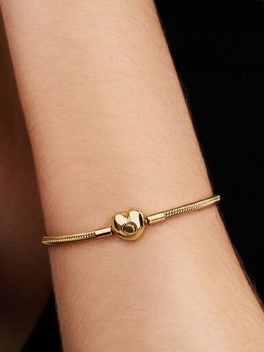 Brazalete Pandora Moments Cadena de Serpiente con Cierre de Corazón