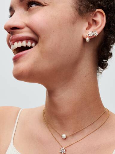 Aros Colgantes Perla Cultivada de Agua Dulce y Gemas