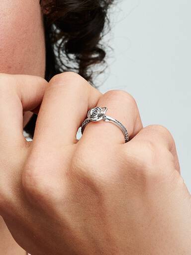 Anillo Rosa Floreciendo