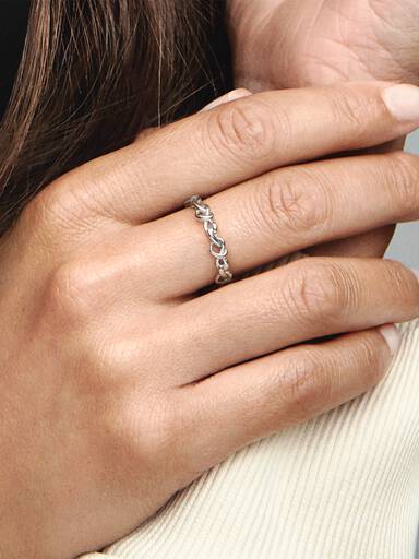 Anillo Corazones anudados