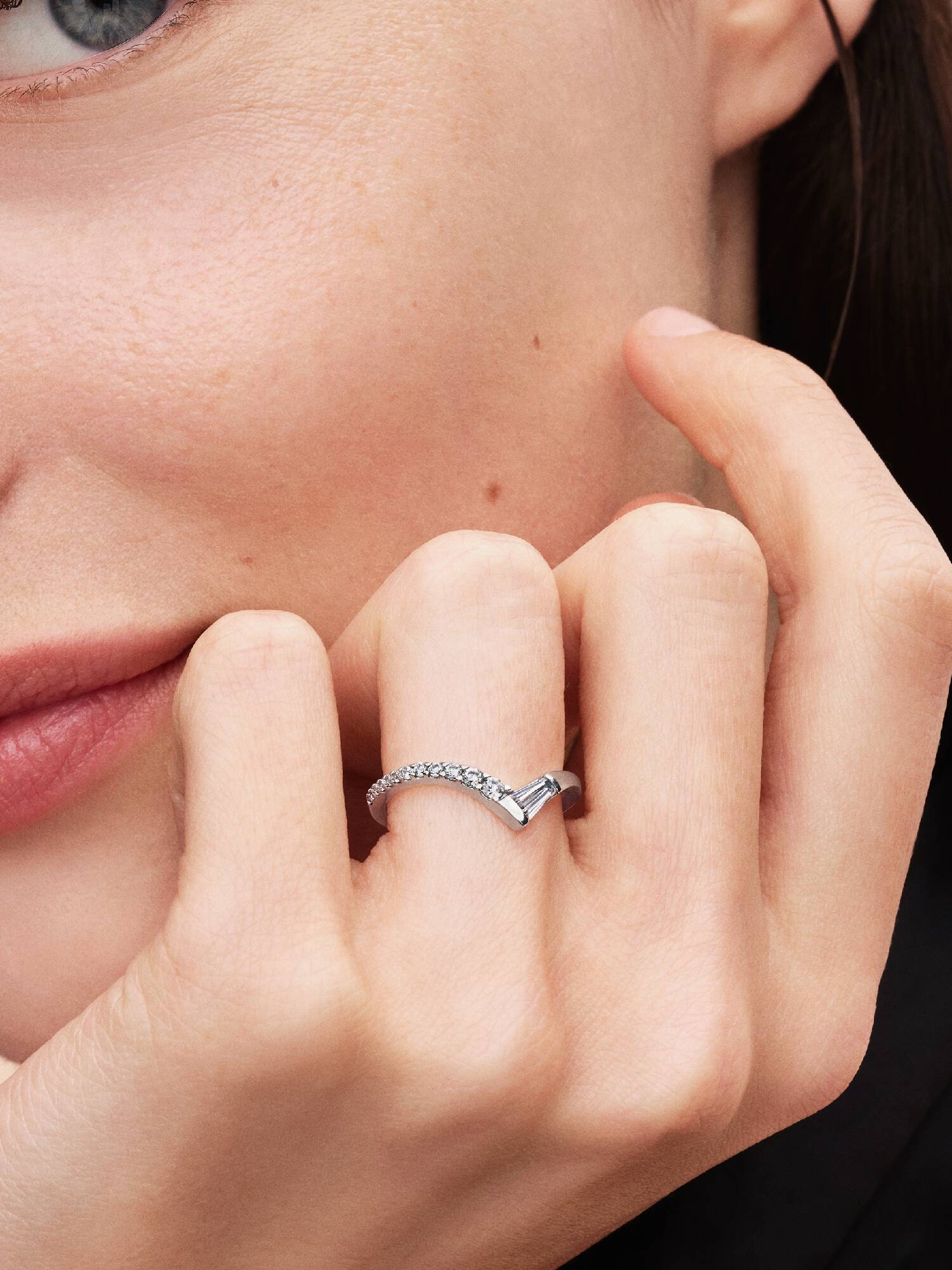 Anillo Banda Tiara Baguette en Pavé