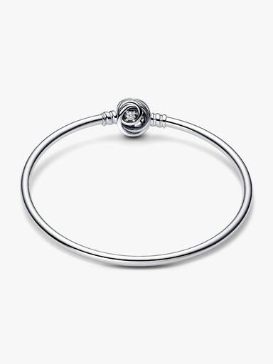 Brazalete Rígido con Broche Círculos Entrelazados