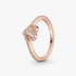 Anillo Hueso de los deseos con corazón reluciente Bañado en Oro Rosa de 14k Anillo Hueso de los deseos con corazón reluciente Bañado en Oro Rosa de 14k
