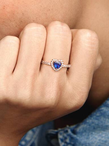 Anillo de corazón elevado azul brillante Pandora Rose 48