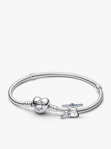 Set de brazaletes con charm para graduación