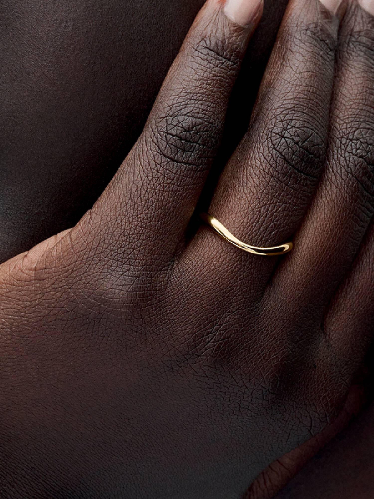 Anillo Banda Forma Orgánica Oro