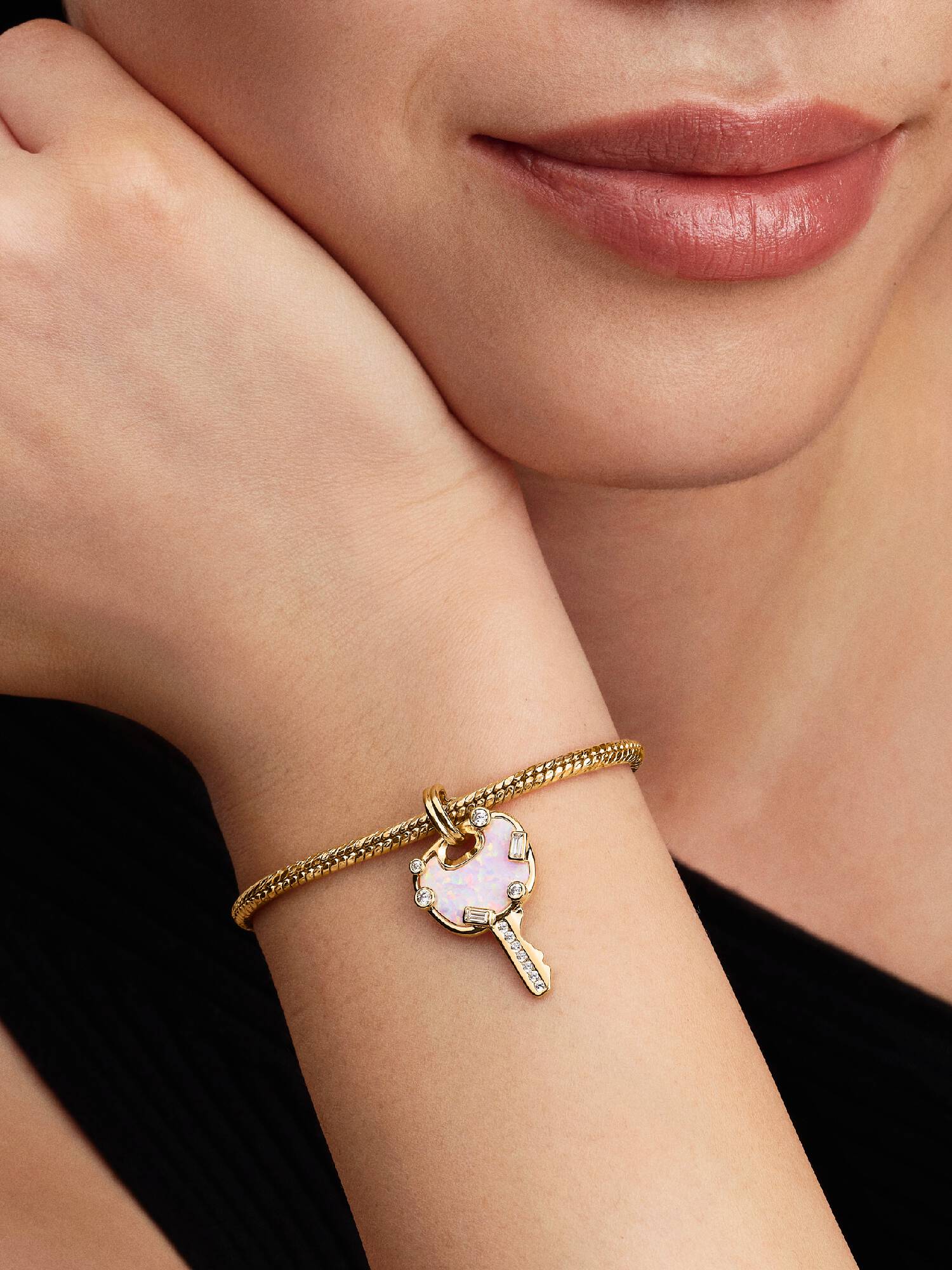 Charm Colgante grande Llave de Amor Rosa Opalescente