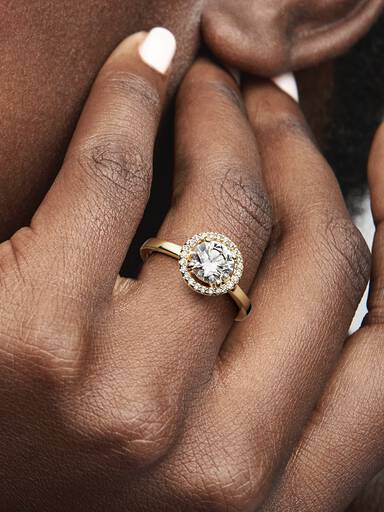 Anillo Halo Redondo Brillante Bañado En Oro De 14K