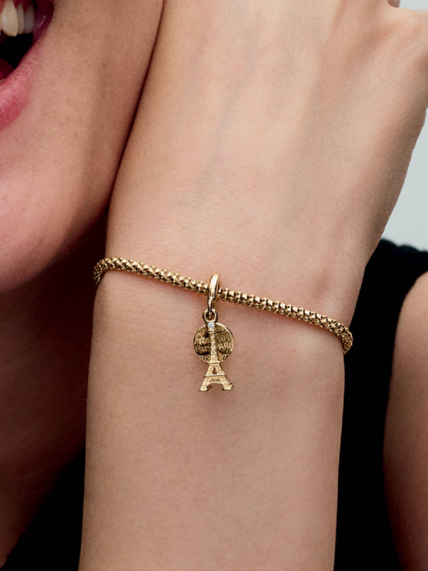 Charm Colgante Doble Grabable Torre Eiffel de París con Diamante de Laboratorio