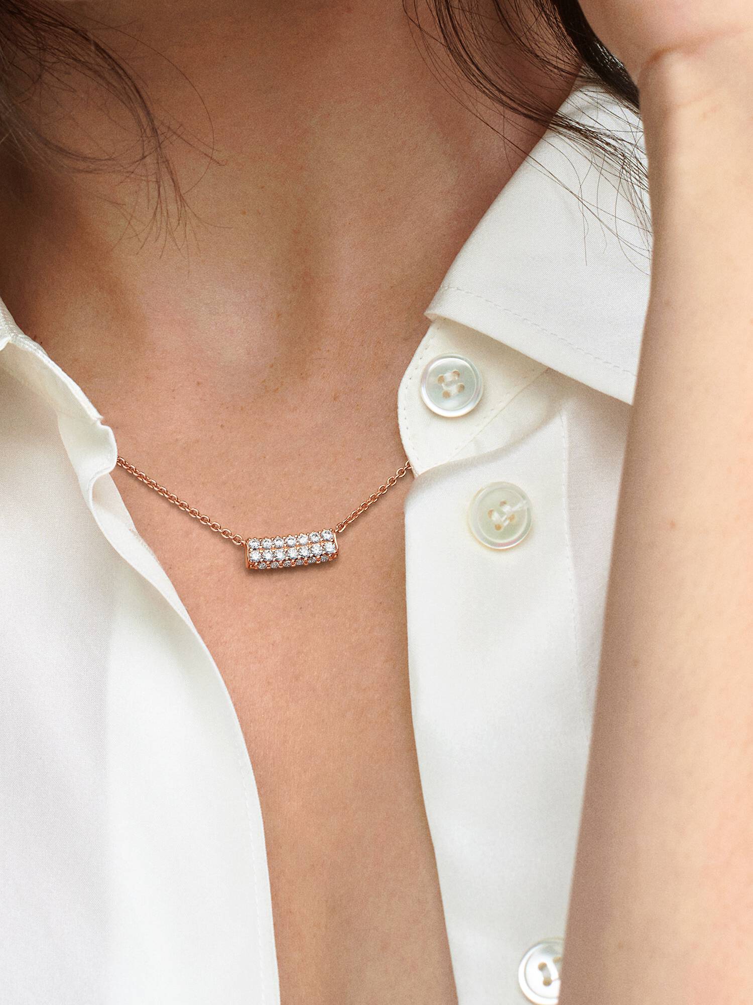 Collar Pandora Timeless tipo barra con pavé de doble hilera