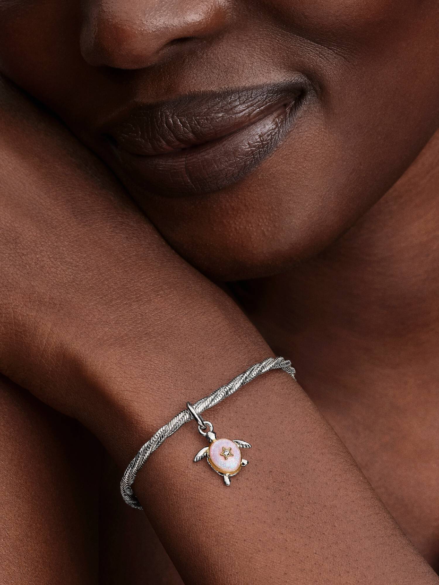 Charm Colgante Tortuga Marina Rosa con Diamante Cultivado en Laboratorio