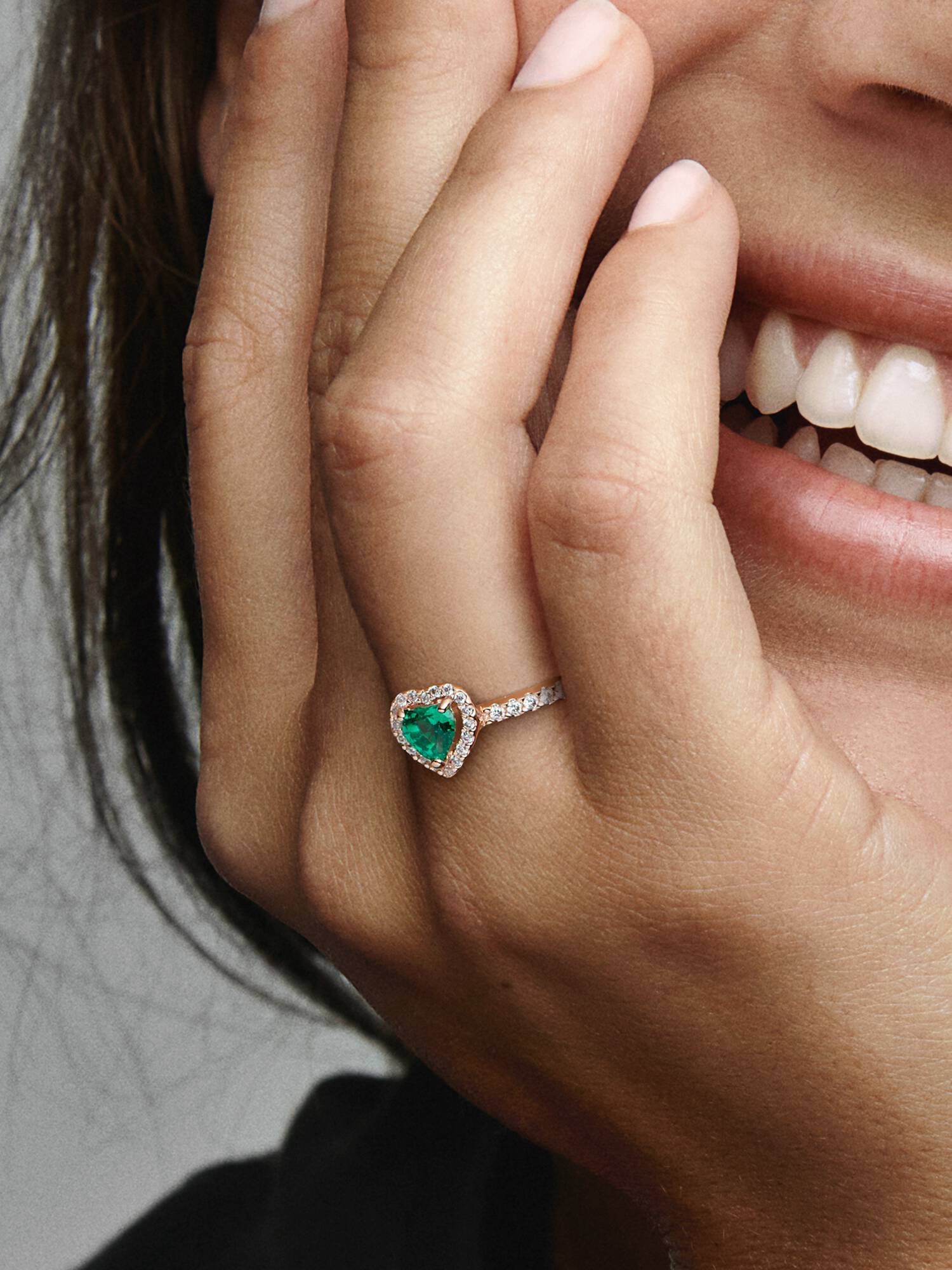 Anillo Con Un Recubrimiento En Oro Rosa De 14k Corazón Brillante Elevado 48