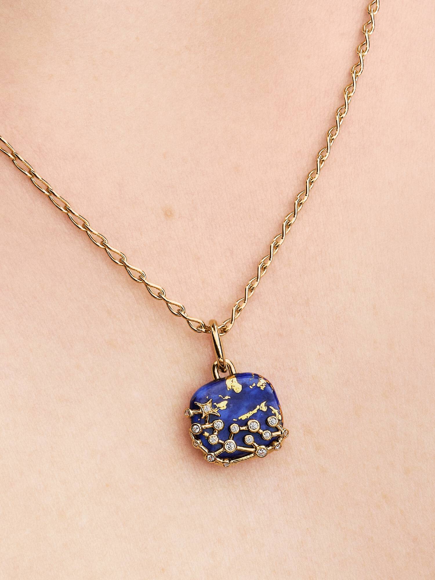 Charm colgante de constelación azul celestial
