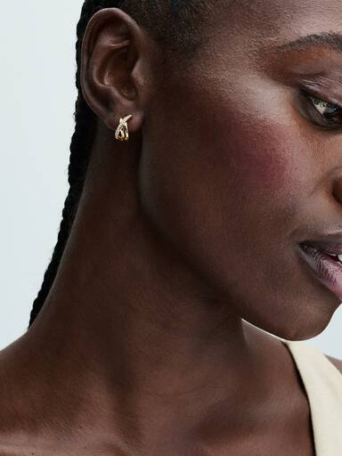 Aros tipo argolla Pavé Cruzado Bañado en Oro 14K