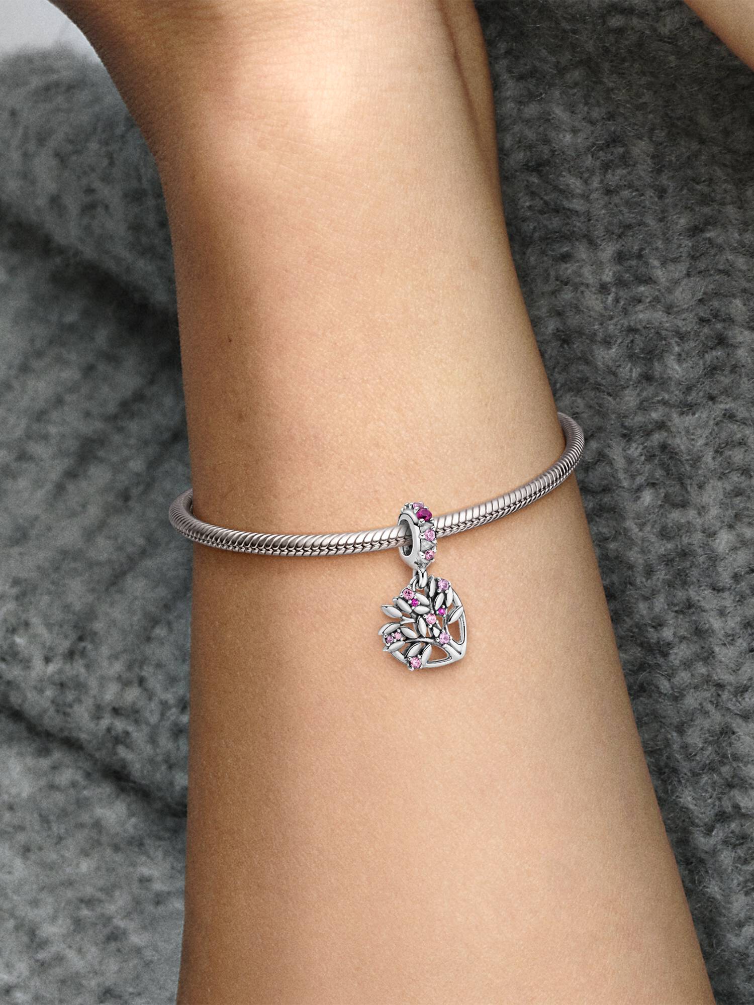 Charm colgante árbol genealógico con corazón rosa