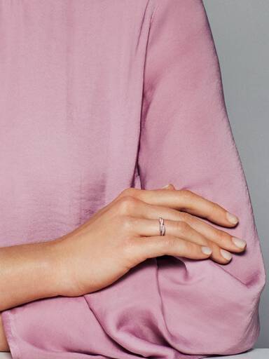 Anillo trenzado reluciente