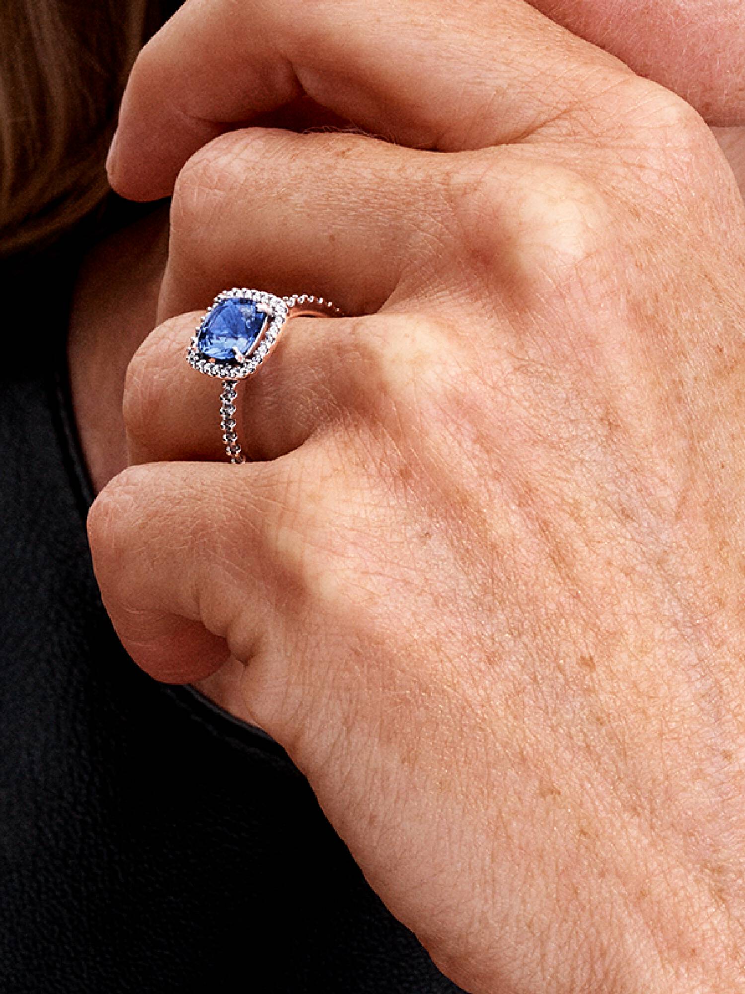 Anillo Declaración Halo Cuadrado Azul Brillante  50