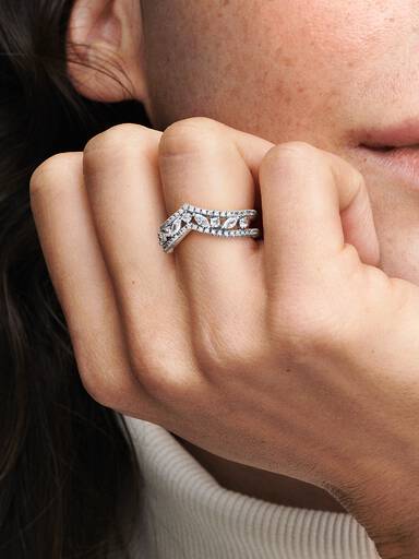 Anillo Hueso de los deseos doble talla marquise reluciente