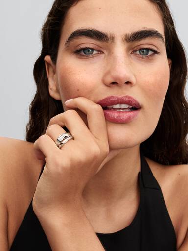 Anillo doble retorcido