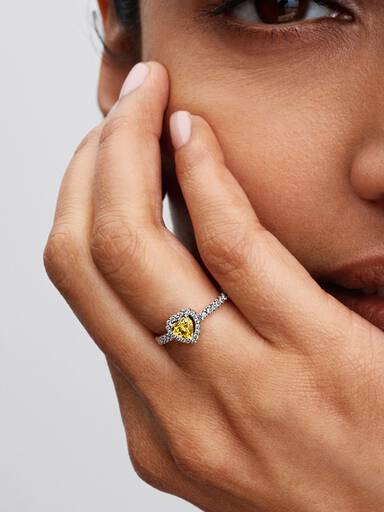 Anillo Corazón Elevado Brillante