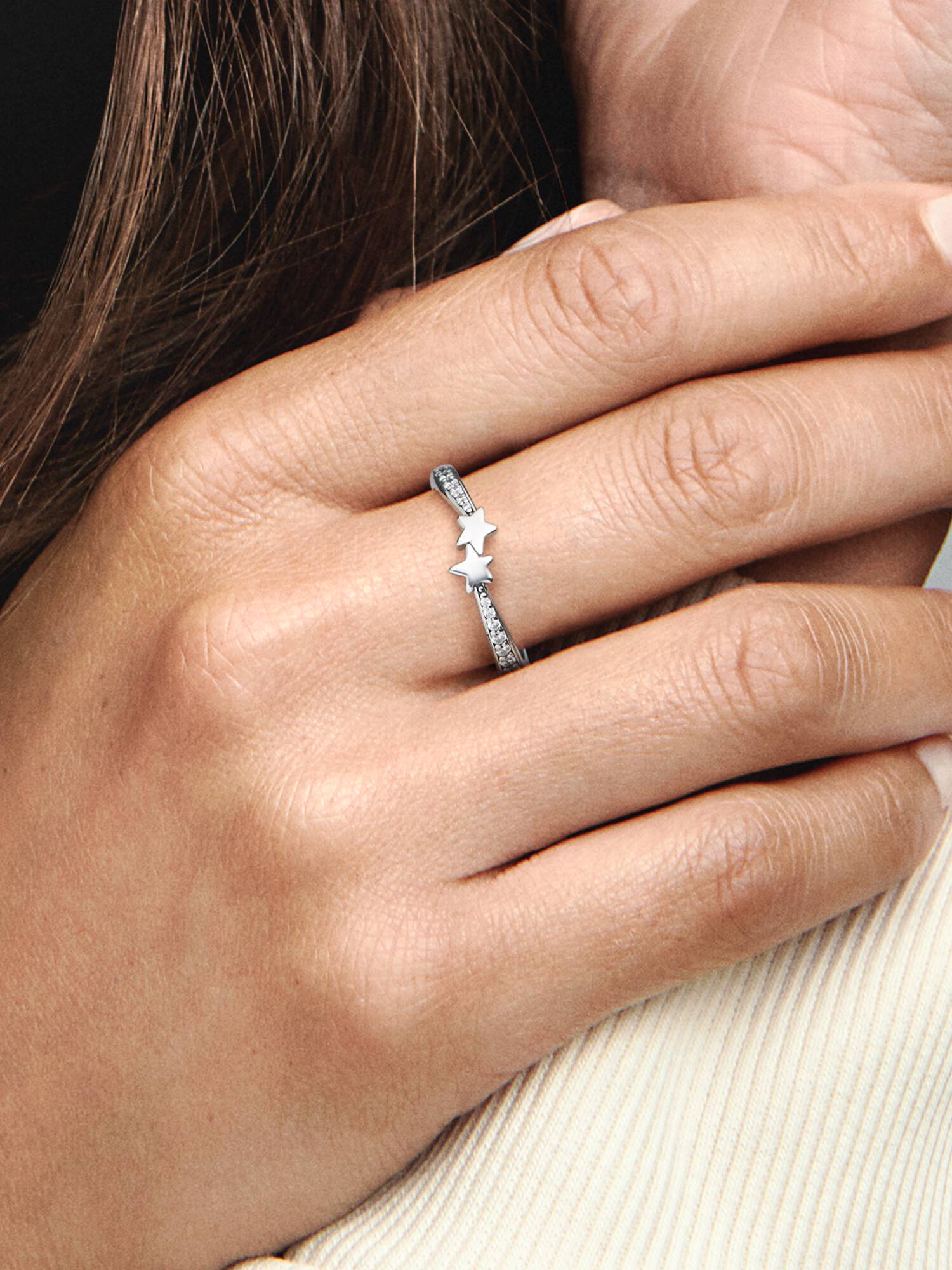 Anillo Estrellas fugaces relucientes Pandora Plata Esterlina