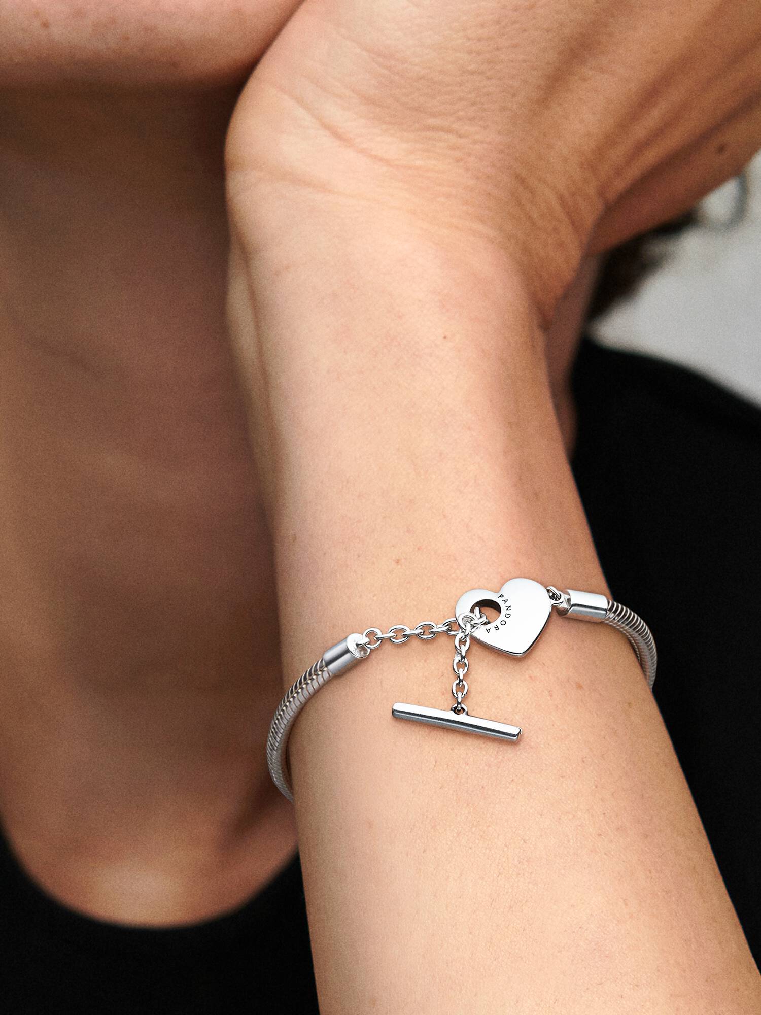 Brazalete Moments Cadena De Serpiente Con Cierre En T Y Corazón 16 cm