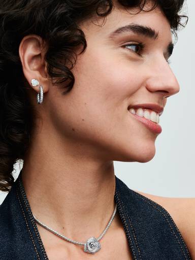 Aros de Botón Rosa Blanca Floreciendo Talla única