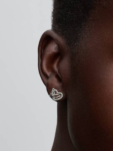 Aros de botón Corazón entrelazado y mariposa