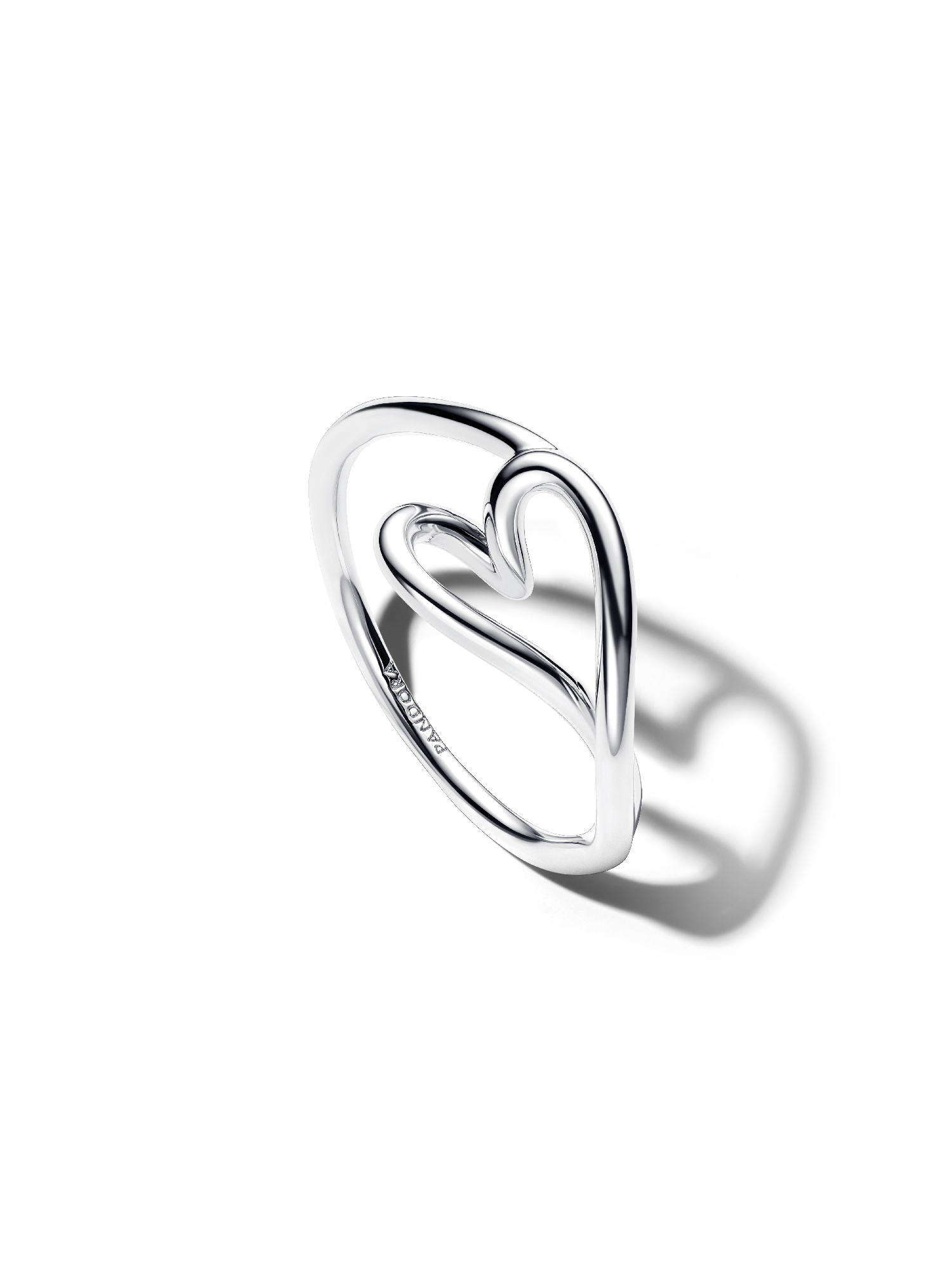 Anillo pequeño de Corazón con forma orgánica