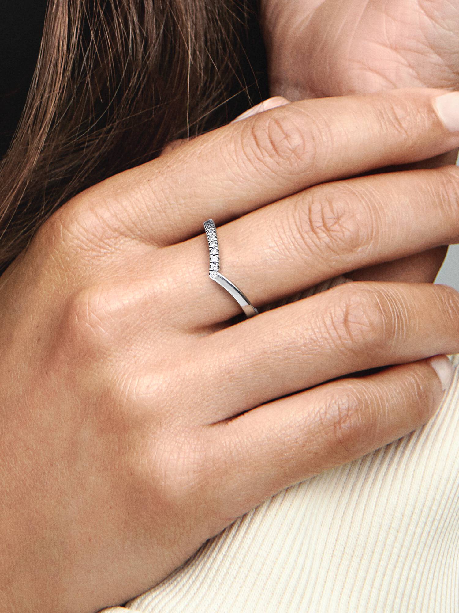 Anillo Medio Deseo Brillante de Pandora Timeless