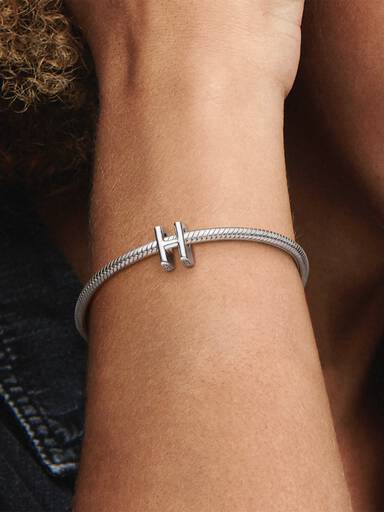 Charm del alfabeto letra H