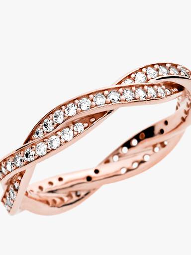 Anillo trenzado reluciente